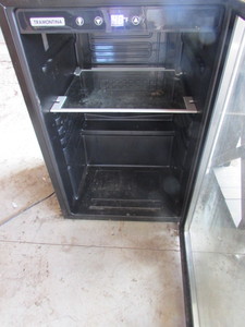 lot 42 image: Mini FridgeBeverage Fridge