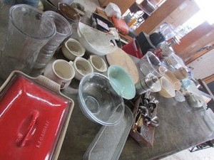 lot 54 image: Assorted Dishware