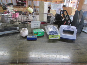 lot 66 image: Office Items Lot