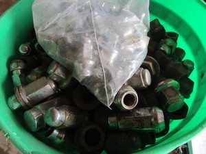 lot 68 image: Lug Nut Lot