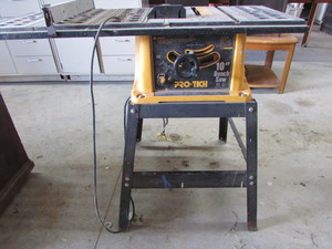 lot 81 image: Bench Saw