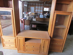 lot 85 image: TV Entertainment Center