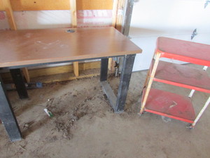 lot 99 image: Garage Table
