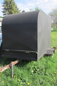 lot 10 image: Small Enclosed Trailer