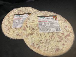 lot 19 image: 2 Pack of 7-Eleven Chicken Bacon Ranch Pizzas