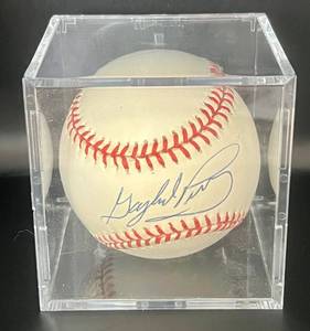 lot 44 image: Gaylord Perry Signed Baseball w JSA COA Rawlings ONLB White Ball with Case