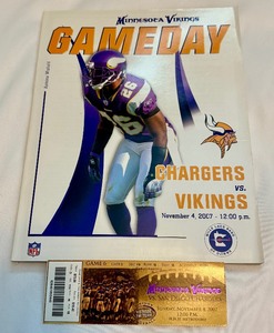 VERY RARE - Adrian Peterson Sets Rushing Record Ticket Stub and Gameday Program - November 4, 2007 Minnesota Vikings Football