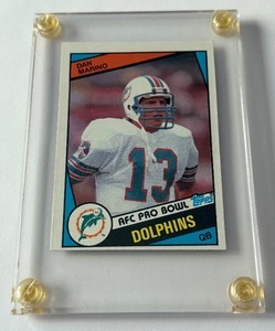 lot 21C image: Dan Marino RC 1984 Topps #123 Rookie Vintage Football Card
