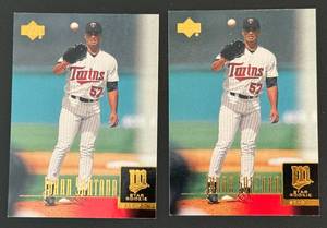 lot 176D image: Johan Santana 2 RC Lot Minnesota Twins Rookie Baseball Cards
