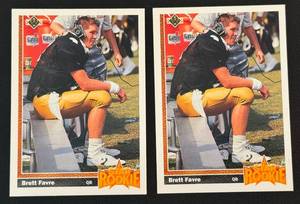 lot 204D image: Brett Favre 2 RC Lot Rookie Football Cards