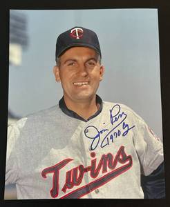 lot 98 image: Jim Perry Signed 8x10 Minnesota Twins Baseball Photo