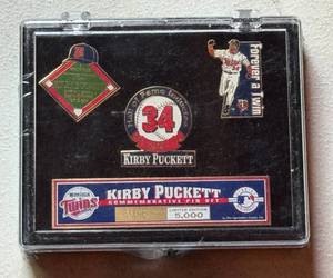 lot 121 image: Kirby Puckett Limited Edition 5,000 Hall of Fame Commemorative Pin Set