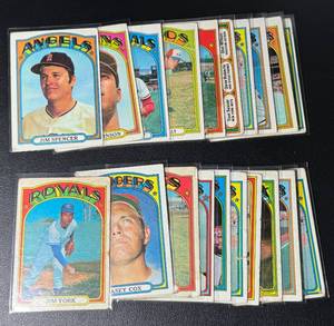 lot 121A image: 1972 Topps Baseball 20 Card Vintage Baseball Lot