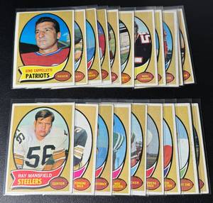 lot 123A image: 1970 Topps Football 20 Card Vintage Lot