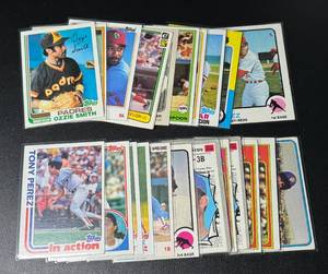 lot 66A image: Vintage Baseball Card Star Lot - Ozzie Smith, Tony Perez, Dave Concepcion, Ron Santo