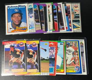lot 70A image: Hot Rookies Lot 1980s-90s Star Rookies Sheffield, Biggio, Gonzalez and more