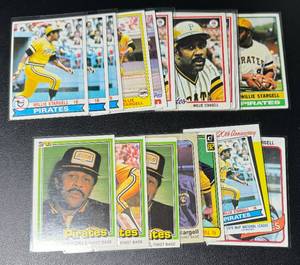 lot 79A image: Willie Stargell 18 Card Vintage Baseball Lot