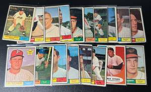 lot 109A image: 1961 Topps Baseball 18 Card Vintage Baseball Lot