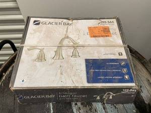 lot 61 image: Glacier Bay Edgewood Brushed Nickel Bath Faucet