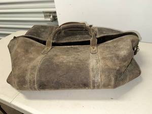 lot 196 image: Vintage Distressed Leather Duffel Bag Made in India