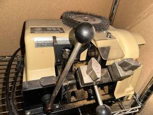 lot 198 image: 024 Semi-Automatic Key Cutting Machine