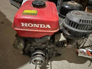 lot 121 image: Used Honda Small Gas Engine