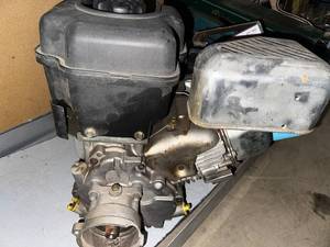 lot 135 image: Briggs & Stratton Gas Engine