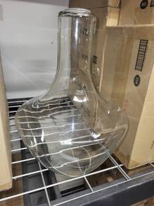 lot 37A image: Set of 2 Hand-Blown Glass Vases