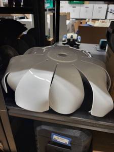 lot 40A image: White Ceiling Fan Blade Set with Frosted Light Cover