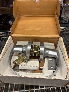 lot 221 image: Yale Right-Handed Chrome Passage Lever Door Handle