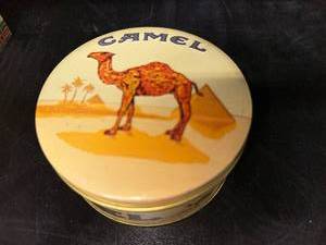 lot 177 image: Camel Iconic Lighter and Tin Display Set