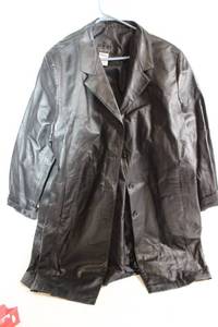 lot 17 image: Via Accenti Genuine Leather Womens Coat