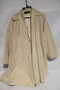 lot 29 image: Alorna Womens Ivory Wool Coat, Made in USA