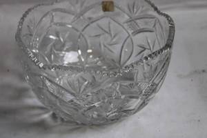 lot 51 image: Fifth Avenue Crystal 8.5 Elizabeth Bowl