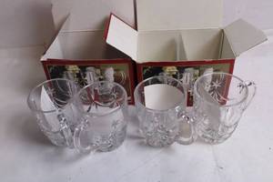 lot 70 image: Set of 8 Crystal Holiday Mugs with Star Design