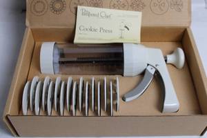 lot 73 image: Pampered Chef Cookie Press with 9 Discs