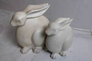 lot 100 image: Pair of Vintage Ceramic Rabbit Figurines