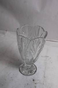 lot 110 image: Elegant Crystal Vase with Leaf Pattern