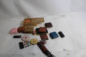 lot 143 image: Vintage Assorted Decor and Vanity Item Collection