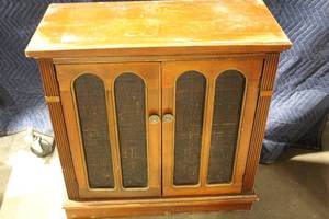 lot 159 image: Vintage Wooden Storage Cabinet with Shelf
