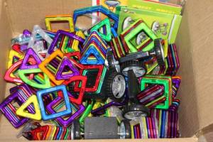 lot 178 image: Large Assortment of Colorful Magnetic Building Blocks with Wheels