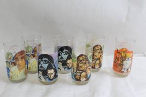 lot A-180 image: Set of Vintage Star Wars Collectible Glasses