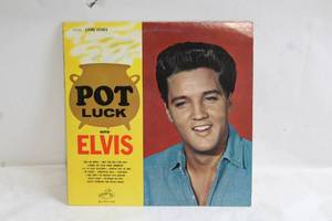 lot 253 image: Pot Luck with Elvis Vinyl Record Album by RCA Victor
