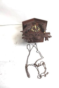 lot 270 image: Vintage Wooden Cuckoo Clock with Bird Motifs