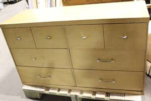 lot 299 image: Vintage Wooden 6-Drawer Dresser with Brass Handles