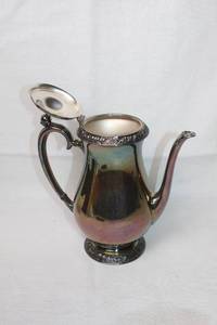 lot 17 image: Vintage Reed & Barton Silverplate Coffee Pot