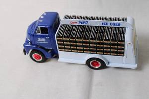 lot A-21 image: Limited Edition Ertl Drink Pepsi Ice Cold Diecast Toy Truck