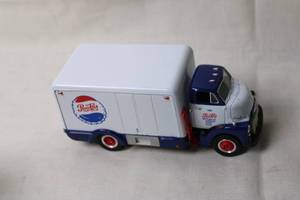 lot 22 image: 1952 Pepsi-Cola Die-Cast Delivery Truck Model