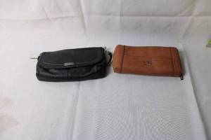 lot 41 image: Set of Coach and Guess Leather Wristlet Handbags