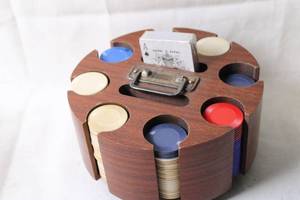 lot 100 image: Vintage Wooden Poker Chip Carousel with Playing Cards